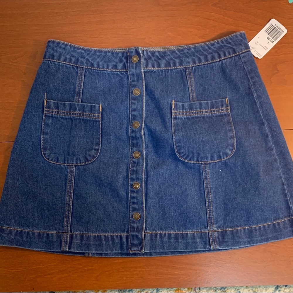 5/$40 SALE Button Front denim skirt